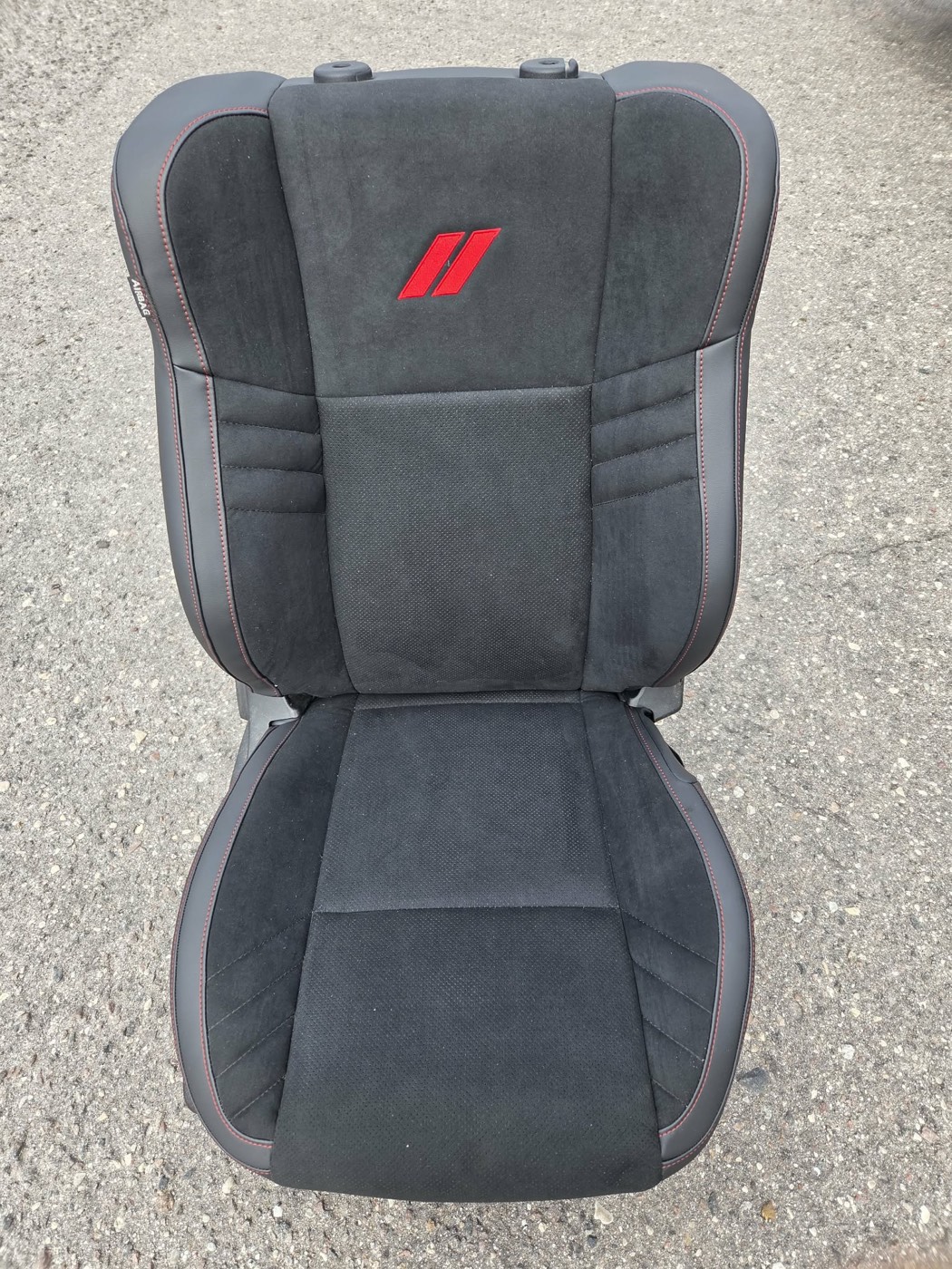 Dodge sportinės sėdynės atnaujinimas